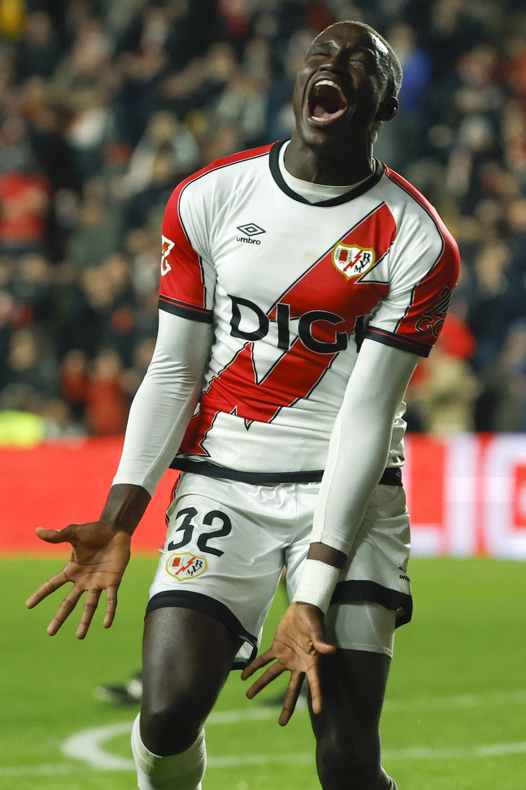 西亚卡姆东决表现 西亚卡姆东决表现